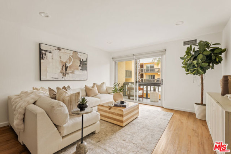 2 Bed Home for Sale in El Segundo, California