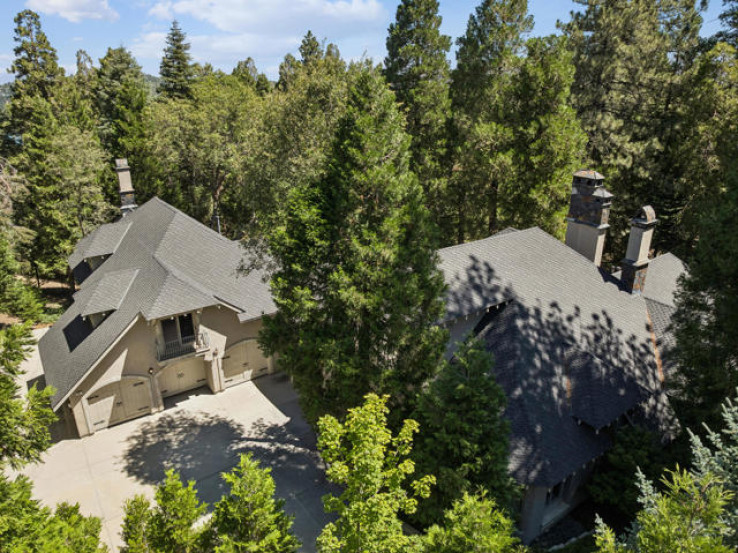 Residential Home in Arrowhead Woods