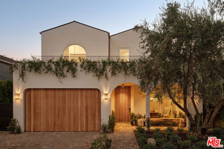 5 Bed Home for Sale in Los Angeles, California
