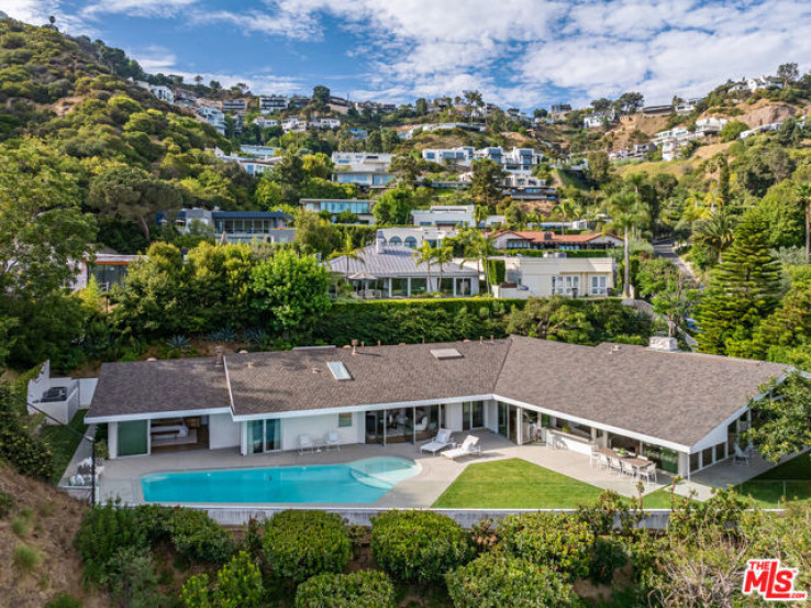 4 Bed Home for Sale in Los Angeles, California
