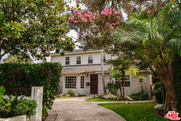 Residential Home in Sherman Oaks