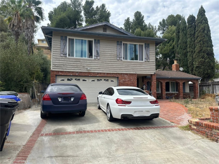 4 Bed Home for Sale in Saugus, California