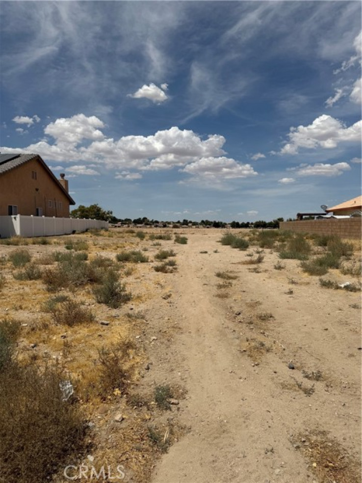 Land in Helendale