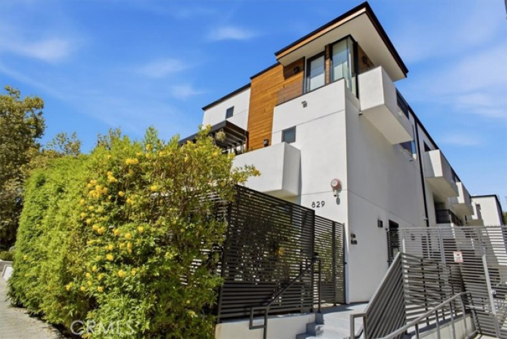 3 Bed Home for Sale in Los Angeles, California