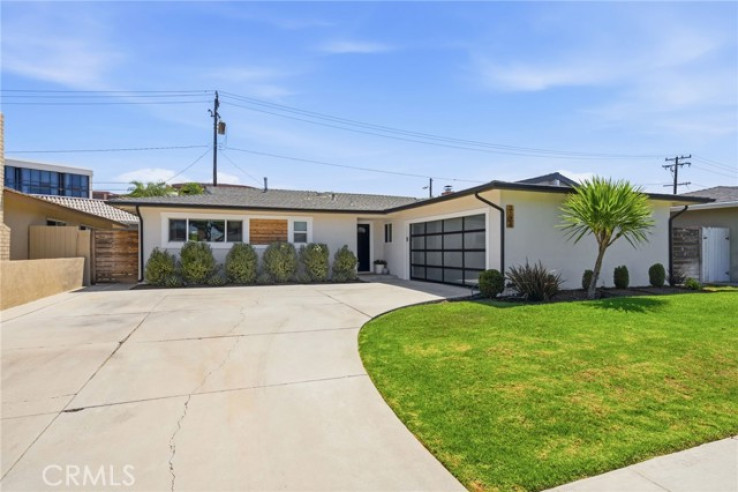 4 Bed Home for Sale in Costa Mesa, California