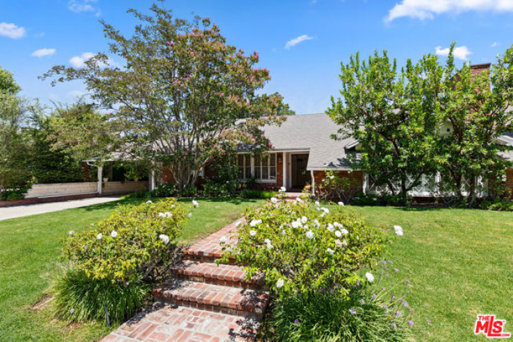 4 Bed Home for Sale in Los Angeles, California