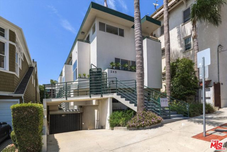 3 Bed Home for Sale in Santa Monica, California