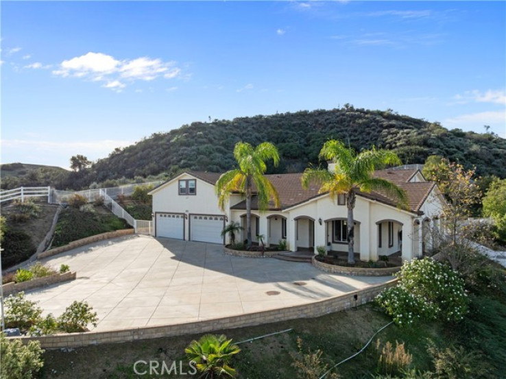 6 Bed Home for Sale in Castaic, California