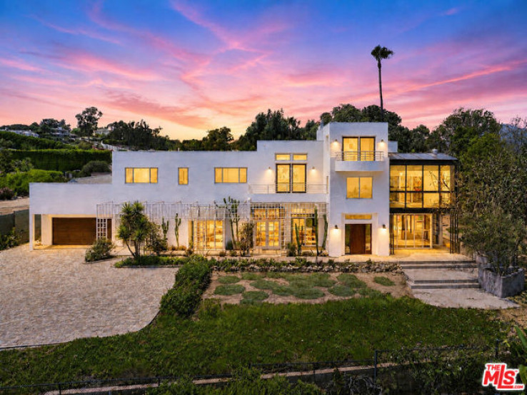 5 Bed Home for Sale in Malibu, California