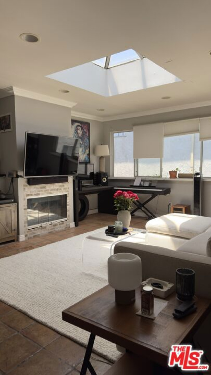 Residential Home in West Hollywood Vicinity