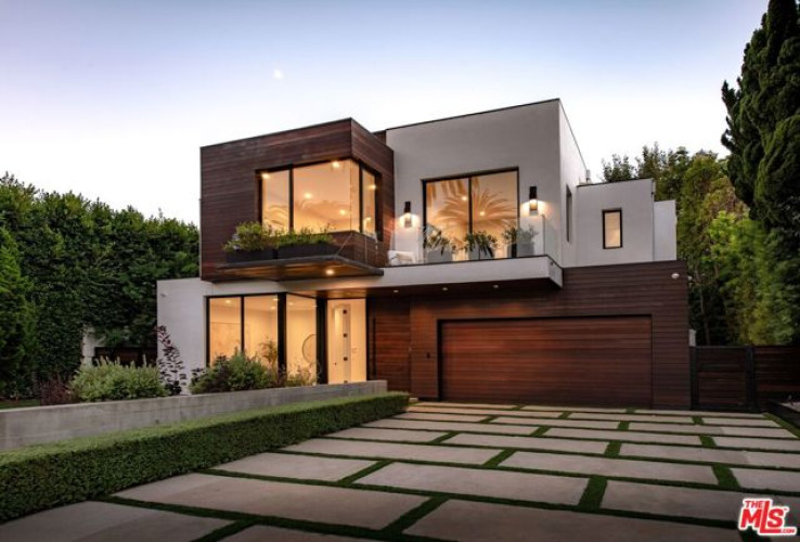 5 Bed Home for Sale in Santa Monica, California