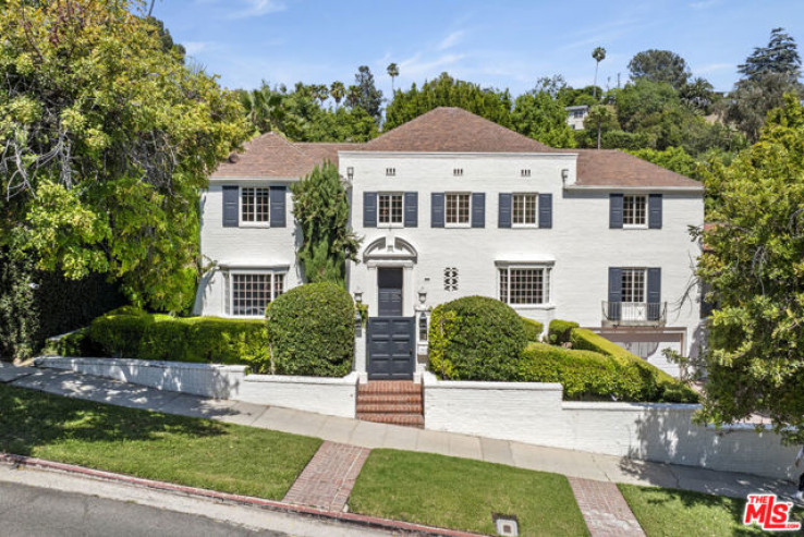 Residential Home in Sunset Strip - Hollywood Hills West