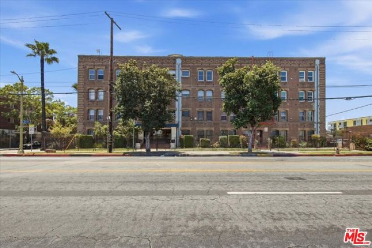 1 Bed Home for Sale in Los Angeles, California