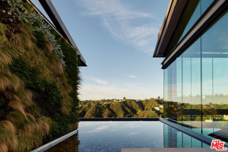 9 Bed Home for Sale in Los Angeles, California