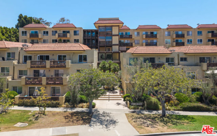 2 Bed Home for Sale in Culver City, California