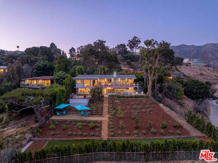 4 Bed Home for Sale in Malibu, California