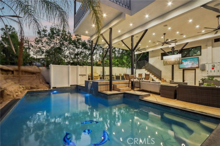 6 Bed Home for Sale in Los Angeles, California