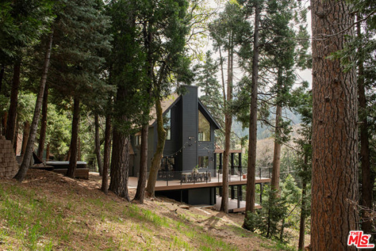 5 Bed Home for Sale in Lake Arrowhead, California