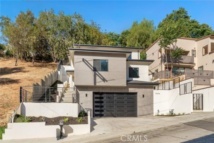 5 Bed Home for Sale in Los Angeles, California
