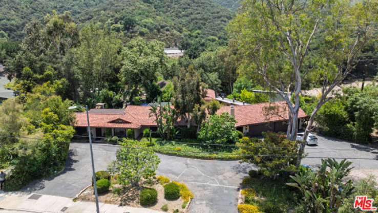 8 Bed Home for Sale in Los Angeles, California