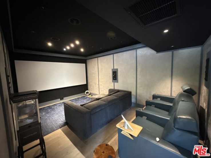  Commercial for Sale in Los Angeles, California