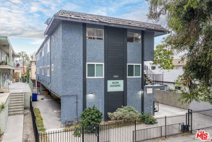 Residential Income in Hollywood