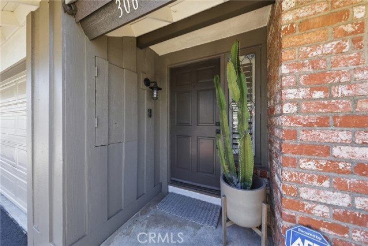 Residential Home in East Costa Mesa