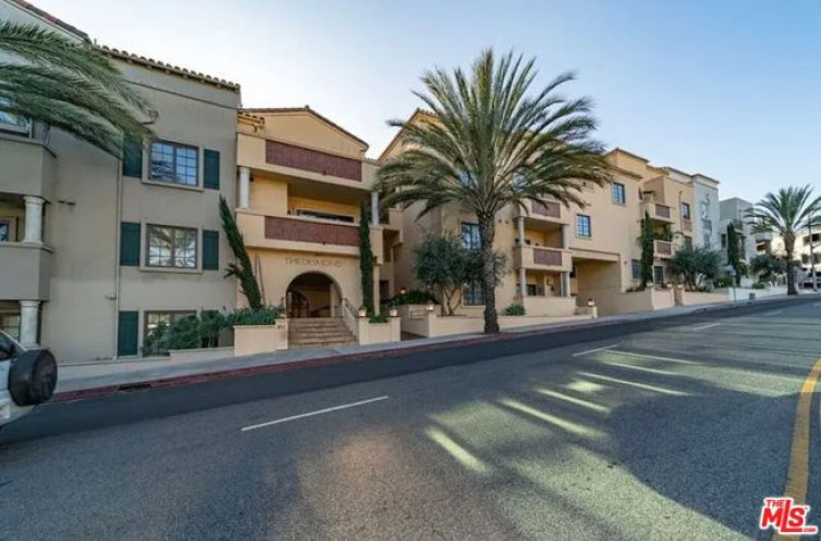 1 Bed Home for Sale in West Hollywood, California