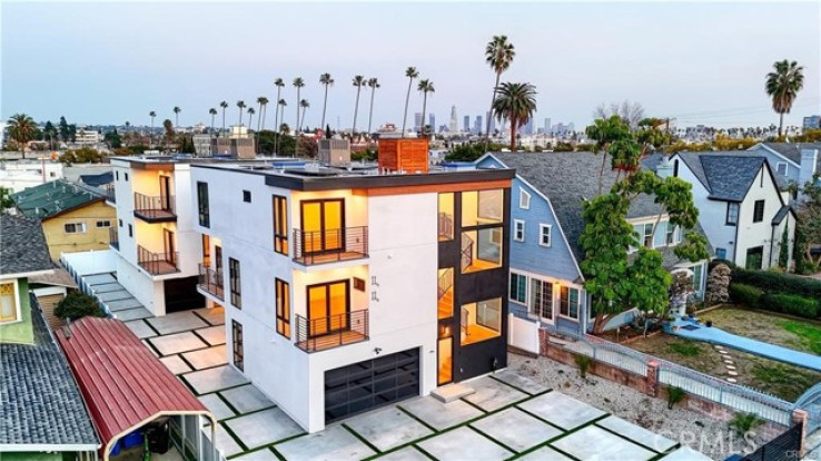  Income Home for Sale in Los Angeles, California
