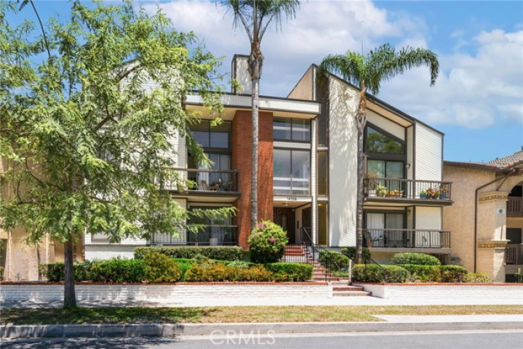 1 Bed Home for Sale in Sherman Oaks, California