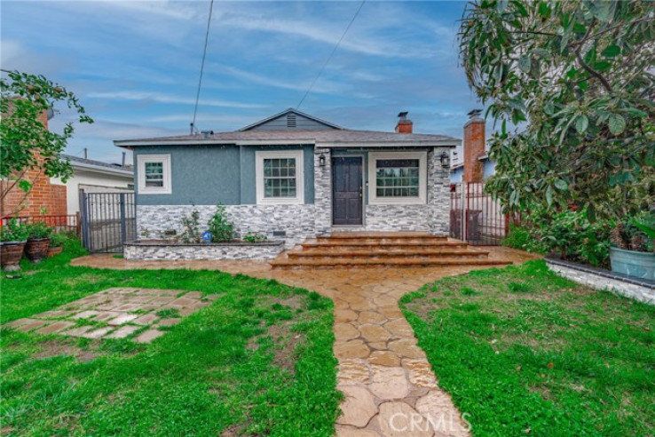 3 Bed Home for Sale in Hawthorne, California