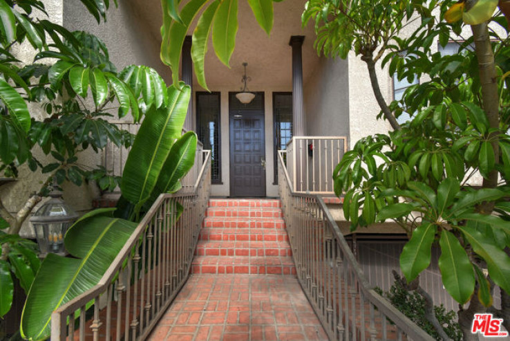 2 Bed Home for Sale in Sherman Oaks, California