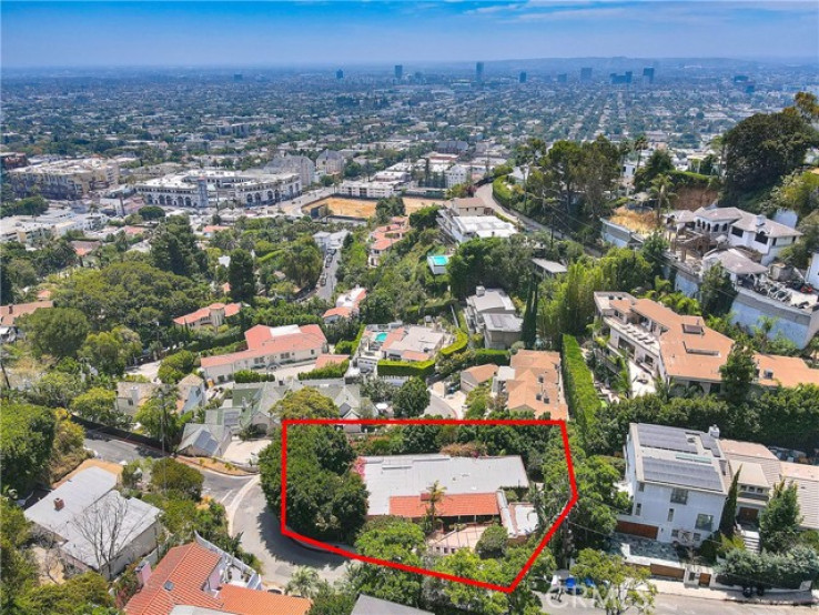 4 Bed Home for Sale in Los Angeles, California