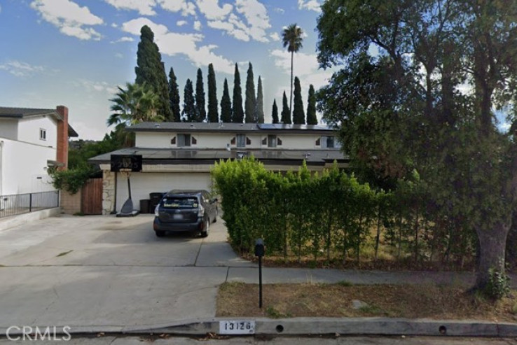 5 Bed Home for Sale in Los Angeles, California