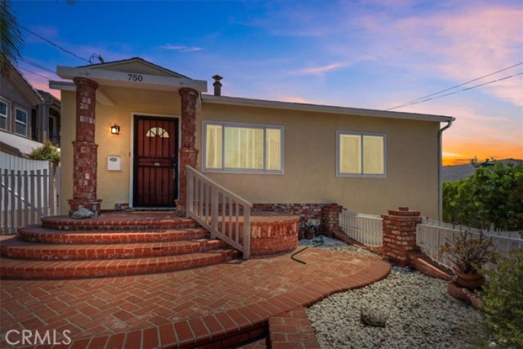 3 Bed Home for Sale in El Segundo, California