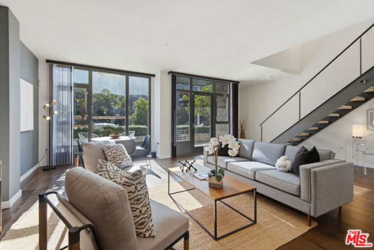 1 Bed Home for Sale in Los Angeles, California