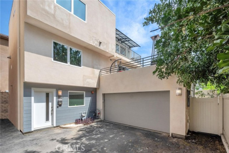 4 Bed Home for Sale in Van Nuys, California