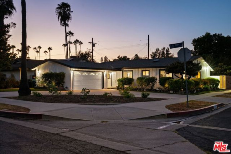 Residential Home in Granada Hills