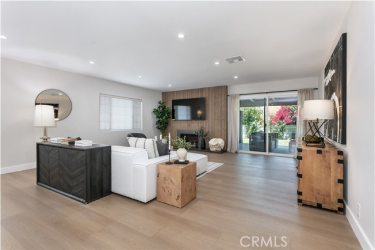 5 Bed Home for Sale in Van Nuys, California
