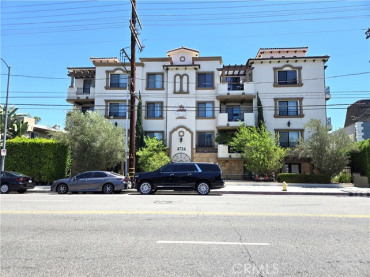 2 Bed Home for Sale in Sherman Oaks, California
