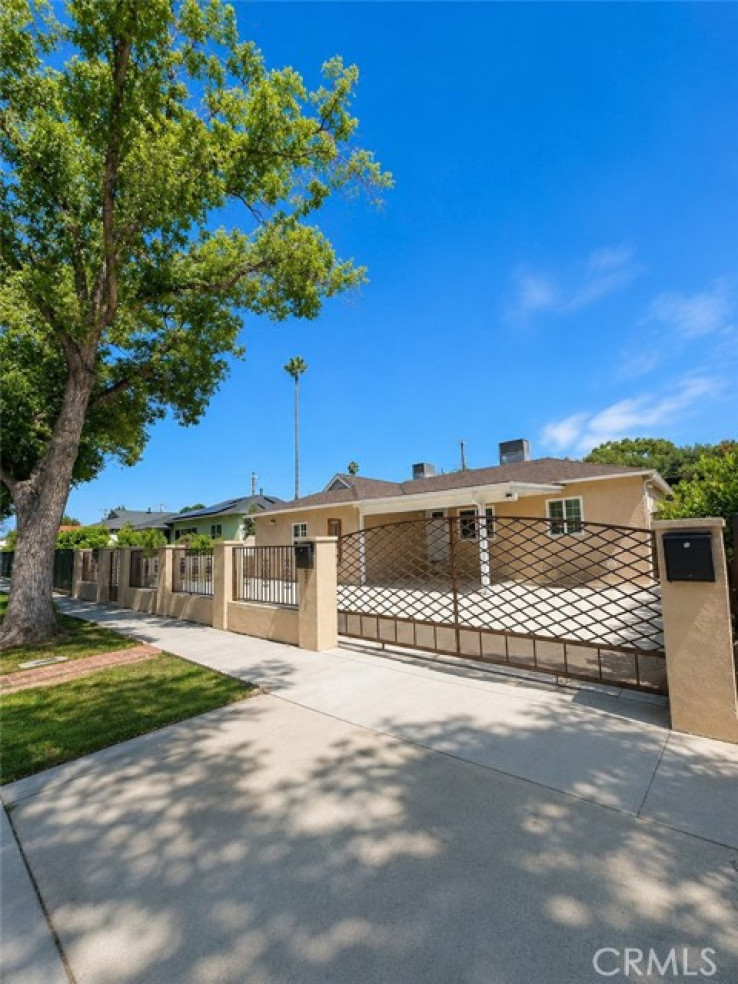 6 Bed Home for Sale in Panorama City, California