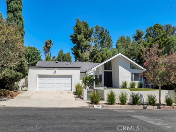 Residential Home in Granada Hills