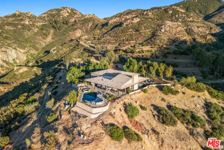 8 Bed Home for Sale in Agoura, California
