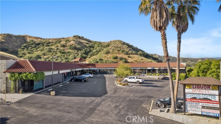 Commercial Lease in Bouquet Canyon