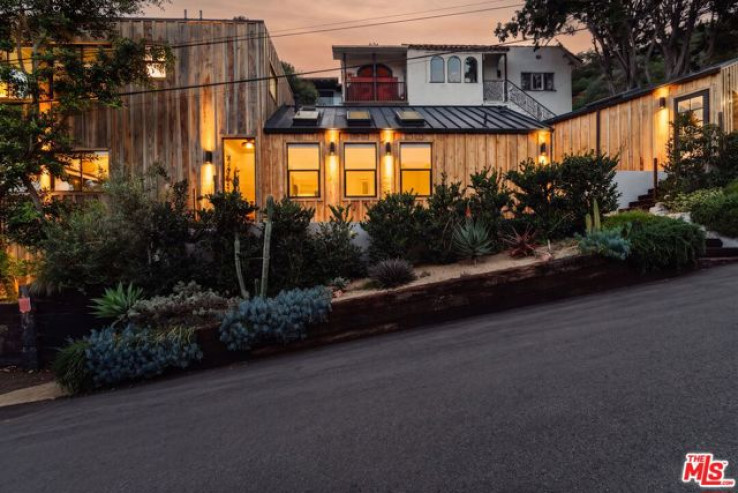 3 Bed Home for Sale in Los Angeles, California