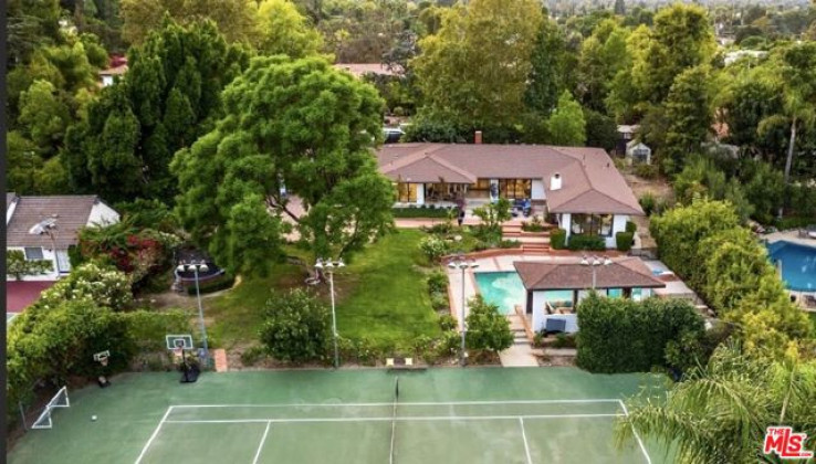 5 Bed Home for Sale in Los Angeles, California