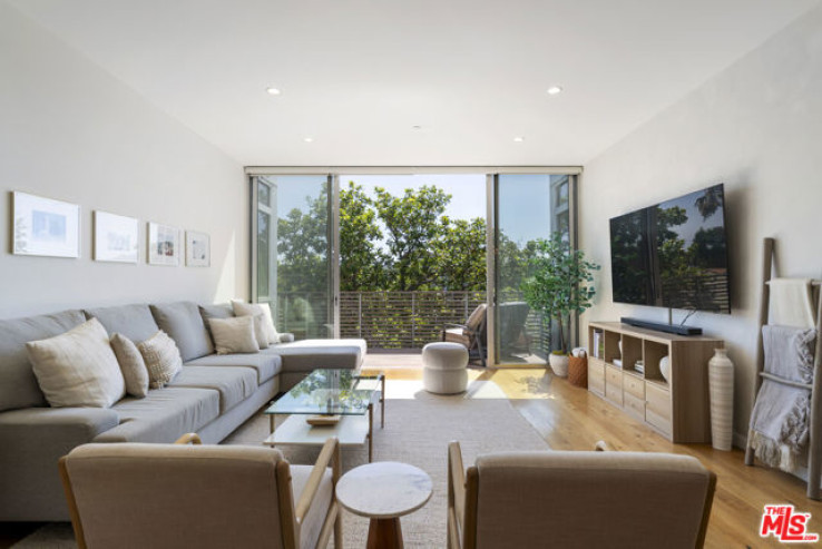 2 Bed Home for Sale in Studio City, California