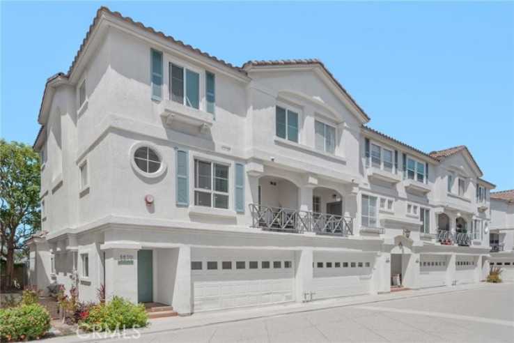 4 Bed Home for Sale in Hawthorne, California