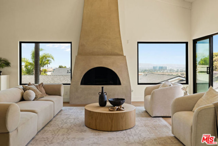5 Bed Home for Sale in Los Angeles, California