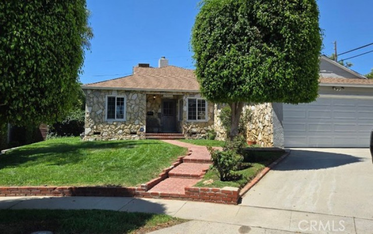 3 Bed Home for Sale in Lake Balboa, California